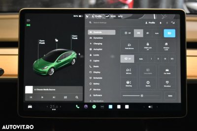Tesla Model 3 Standard Reichweite Plus Hinterradantrieb — fotografia 15