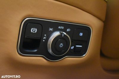 Aston Martin DBX — fotografia 19