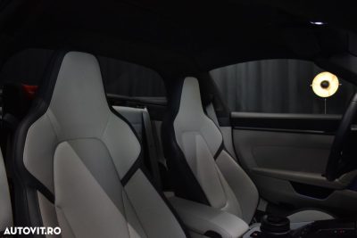 Porsche 911 4 GTS PDK — photo 13