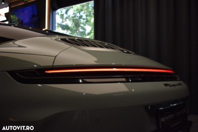 Porsche 911 4 GTS PDK — photo 35