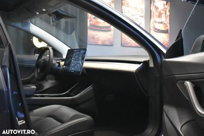 Tesla Model 3 Standard Reichweite Plus Hinterradantrieb — fotografia 9