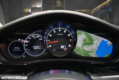 Porsche Panamera 4 — fotografia 18