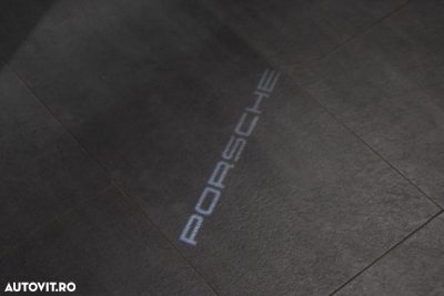 Porsche 911 4 GTS PDK — photo 31