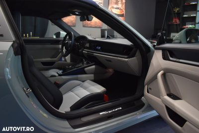Porsche 911 4 GTS PDK — photo 11