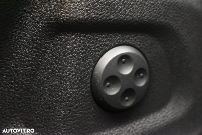 Audi Q3 2.0 TFSI Quattro S tronic — photo 17