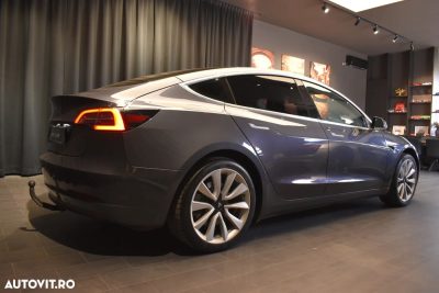 Tesla Model 3 Standard Reichweite Plus Hinterradantrieb — fotografia 5