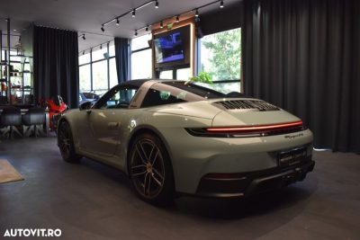 Porsche 911 4 GTS PDK — photo 6